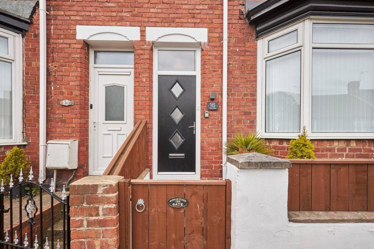Pass The Keys Modern Home In A Seaside Town Seaham Exterior photo